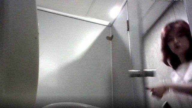Beat đỏ lộ clip wc