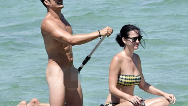 Orlando Bloom lộ hàng